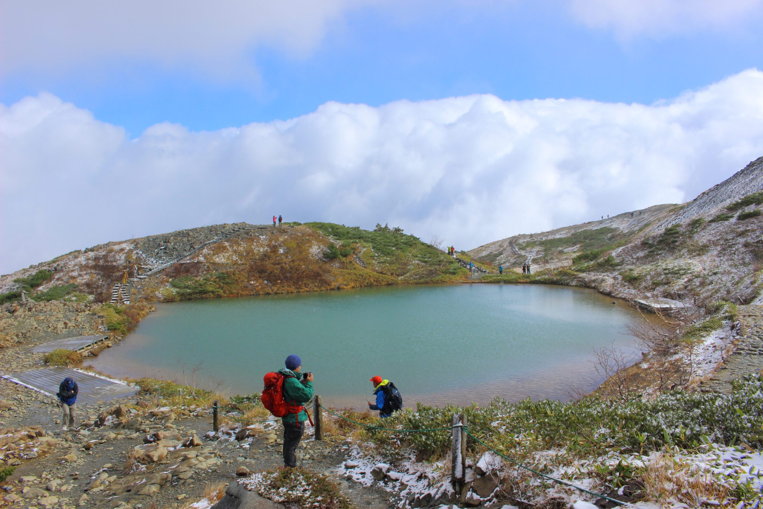 登山開始時の八方池