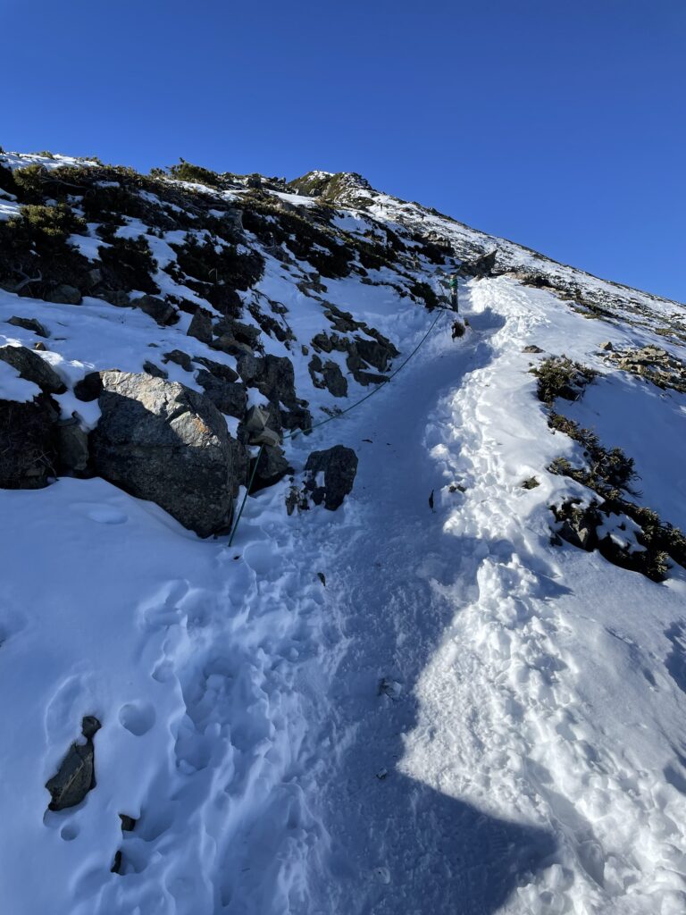 登山道の雪